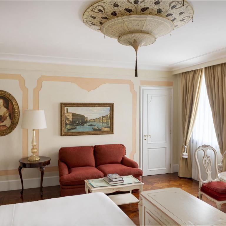 Hotel Cipriani, A Belmond Hotel, Venice - Junior Suite Lagoon View with Balcony or Terrace - 6