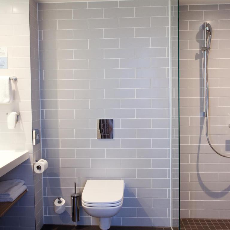Holiday Inn Express Munich - Olympiapark by IHG - Standard Zimmer mit Queensize-Bett - 6