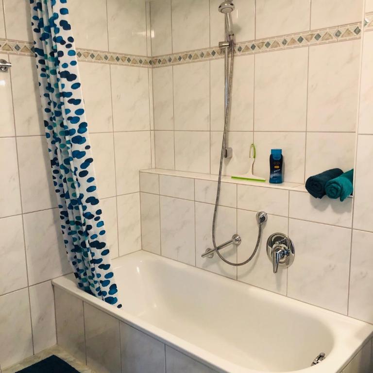 Ferienwohnungen Britta Heim - Apartment mit Badewanne - 25