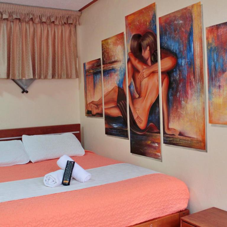 Hostal Dulce Amanecer - Habitación con cama extragrande y vistas a la montaña - 7