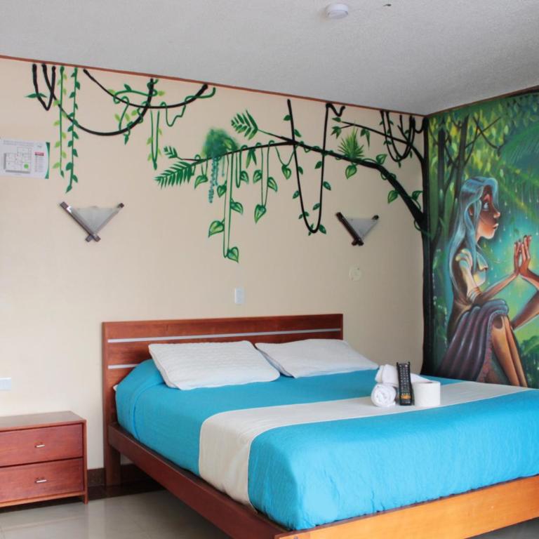 Hostal Dulce Amanecer - Habitación con cama extragrande y vistas a la montaña - 6
