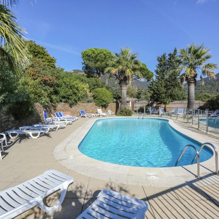Holiday Home in Bormes near Beaches & Pool - Maison de Vacances 2 Chambres - 1