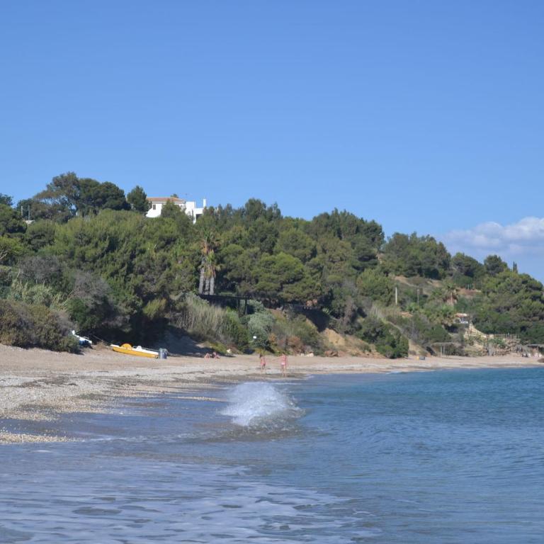 Timpi Russi Coastal Home - Two-Bedroom Holiday Home - 29