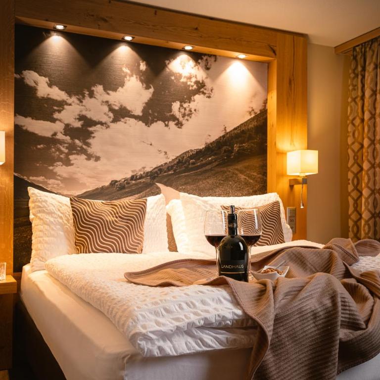 Hotel Landhaus - Alpines Doppelzimmer mit Balkon - 1