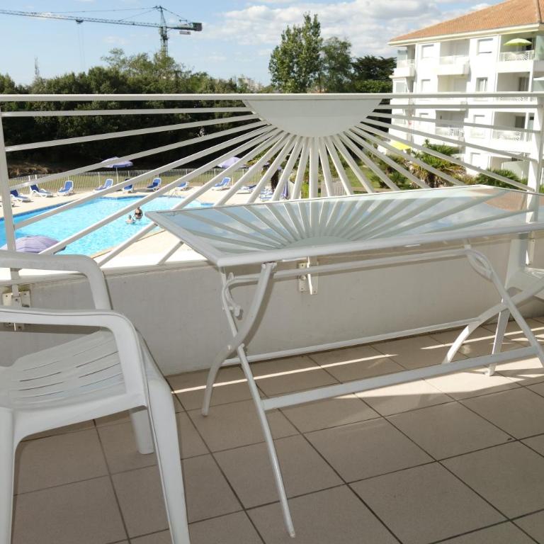 Les Pins - 3 pièces - Vue sur piscine - 600m mer - Les Sables d'Olonne - Appartement - Vue sur Piscine - 13