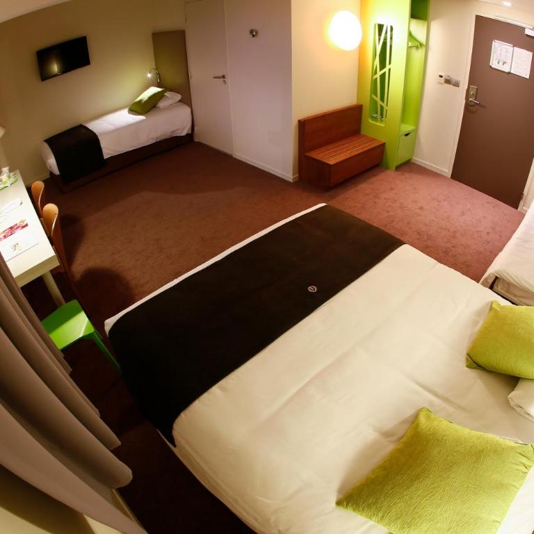 Campanile Dijon Centre Clemenceau - Chambre Standard avec 3 Lits Simples - 2