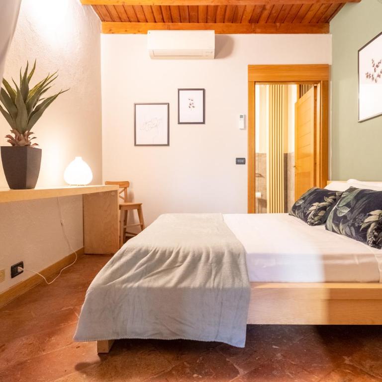 San Fedele Apartment - Historical Como City Center by Rent All Como - Appartamento con 1 Camera da Letto - 1