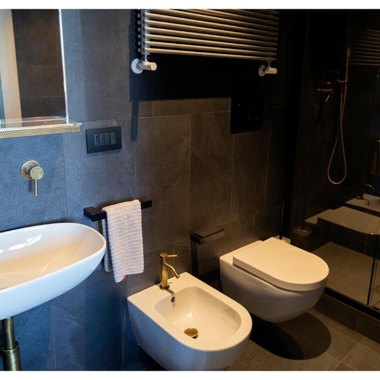 5-Rooms Apartment - Queen Room with Balcony - 7
