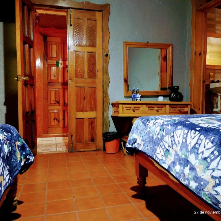 Hotel Plaza Mazamitla - Habitación cuádruple - 2