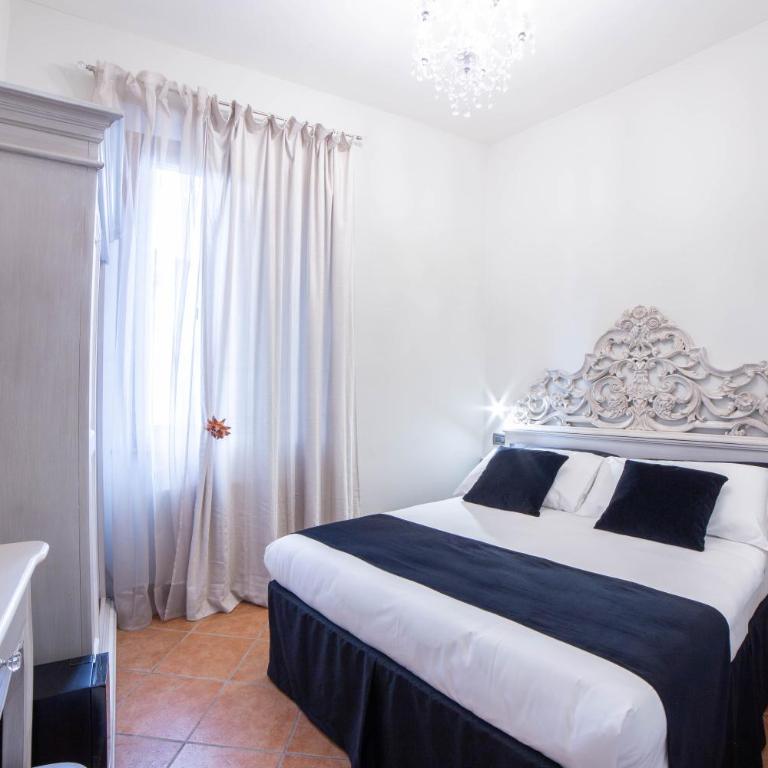 Residenza Florentia - Camera Matrimoniale con Bagno Privato Esterno - 1