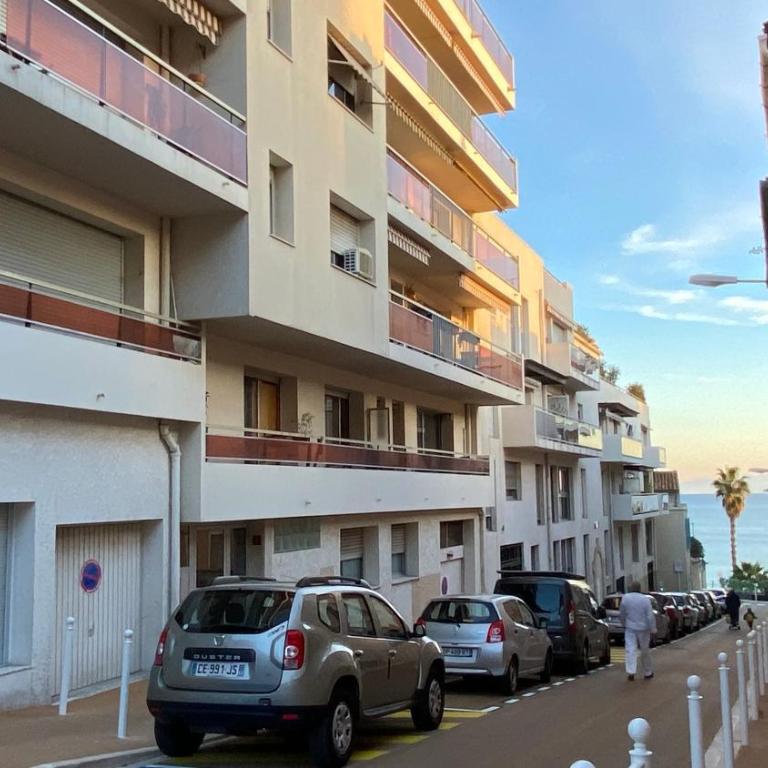 Azur, studio classé, climatisé, wifi, ascenseur, à 75 m de la plage - Monolocale - 20