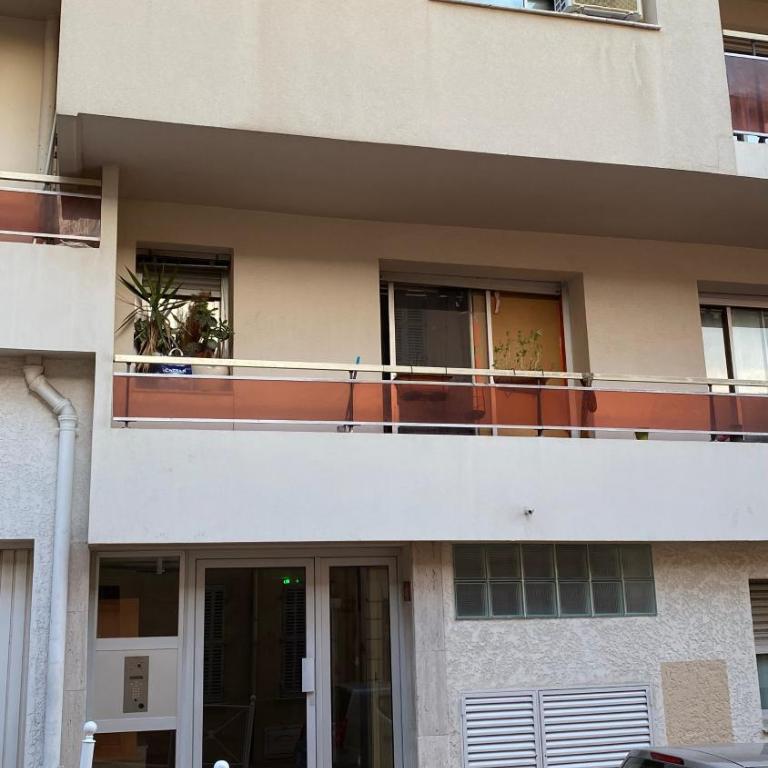 Azur, studio classé, climatisé, wifi, ascenseur, à 75 m de la plage - Monolocale - 16