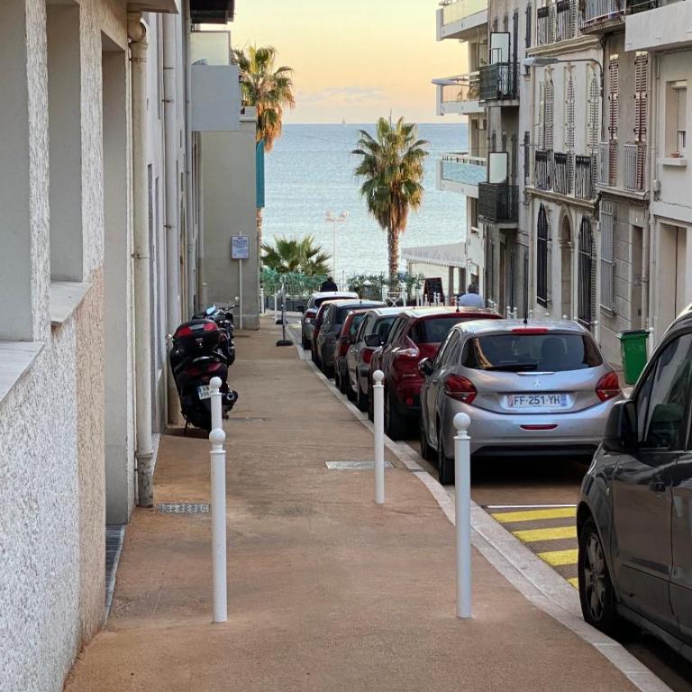 Azur, studio classé, climatisé, wifi, ascenseur, à 75 m de la plage - Monolocale - 21