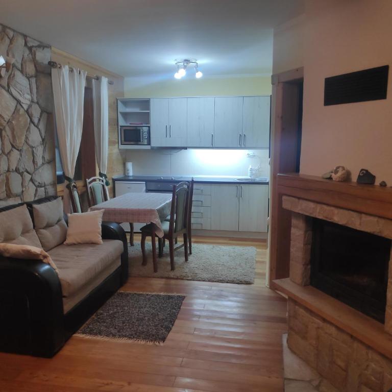 Apartment Isidora - Apartment with Mountain View - 10
