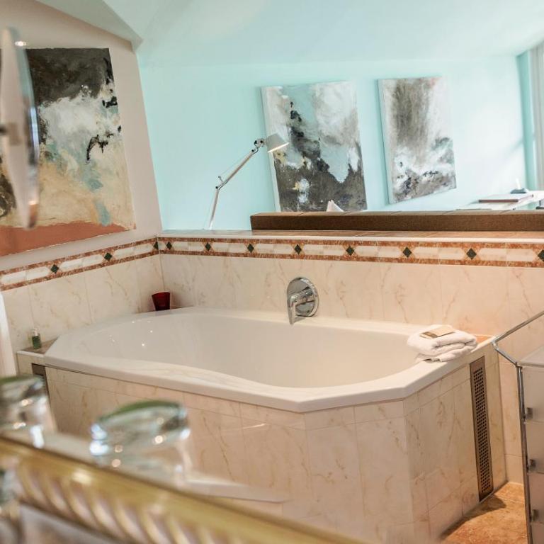 Cortisen am See - Adults only - Junior Suite mit Seeblick und Balkon - 1