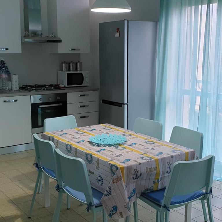 GOLDEN HOUSE - Appartamento con 2 Camere da Letto - 1