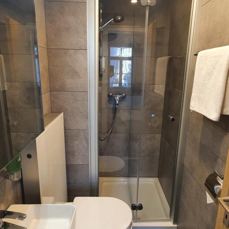 The Aarburg Hotel & Café - Double Room with Mountain View - 2