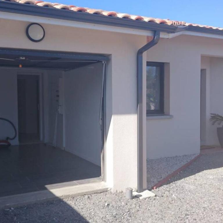 Villa familiale avec piscine chauffée calme proche du centre - Villa 3 Chambres - 38