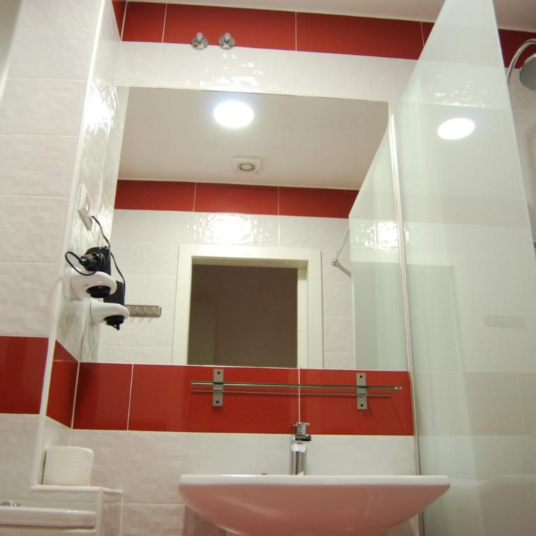 Hostal PETITE MAMAN - Deluxe Double Room with City View - 6