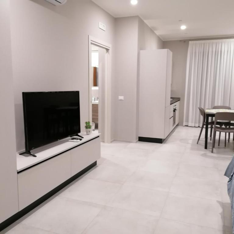 VILLA SOFIA - Appartamento con 2 Camere da Letto - 2