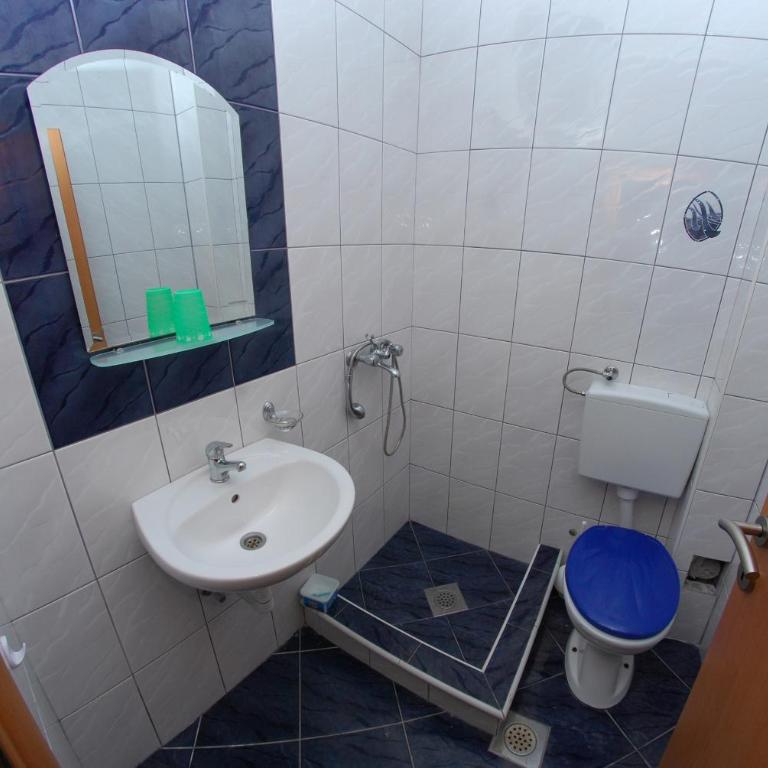 Apartments Ćosović - Studio with Terrace (3 Adults) - 6