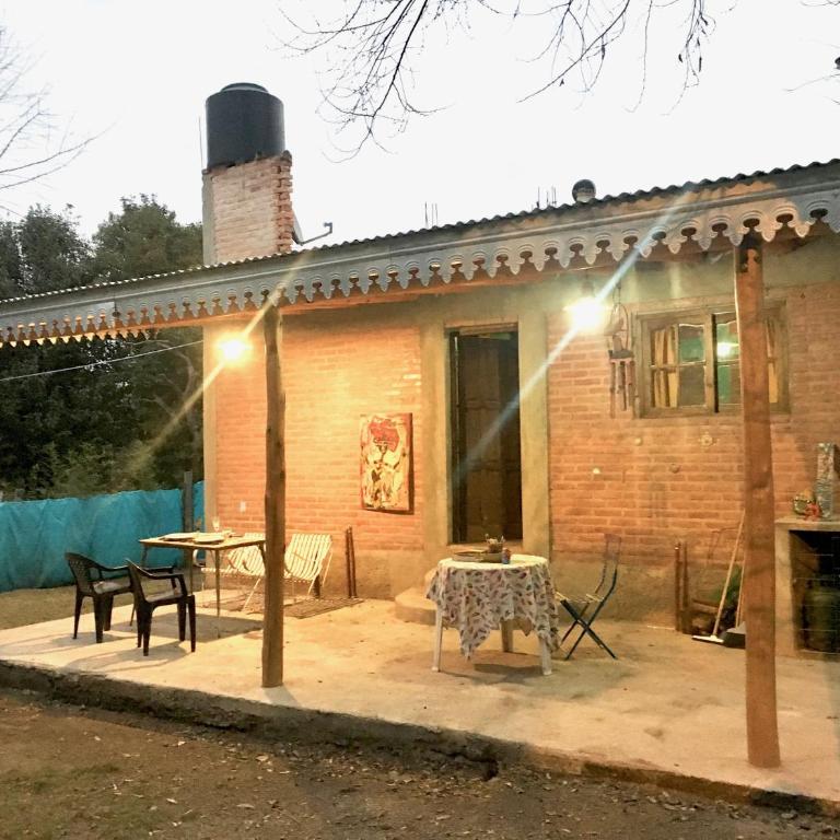 Pintoresca Cabaña Céntrica a pasos del río - Casa con 1 dormitorio - 9