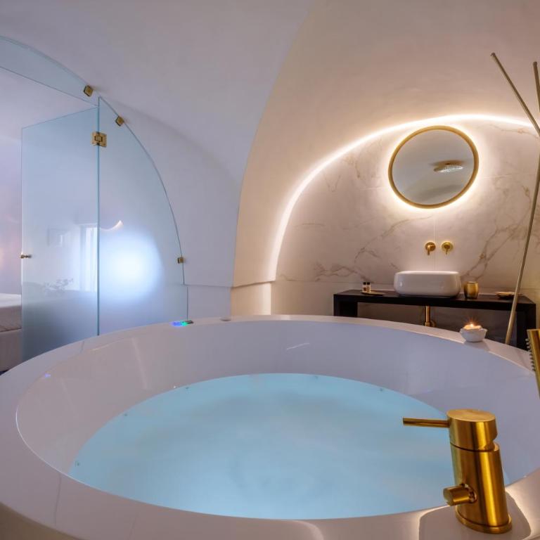 La Bella Ostuni Suites - Camera Queen con Vasca Idromassaggio - 9