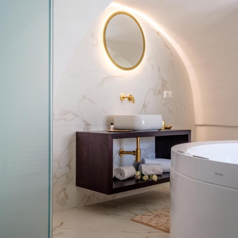 La Bella Ostuni Suites - Camera Queen con Vasca Idromassaggio - 12