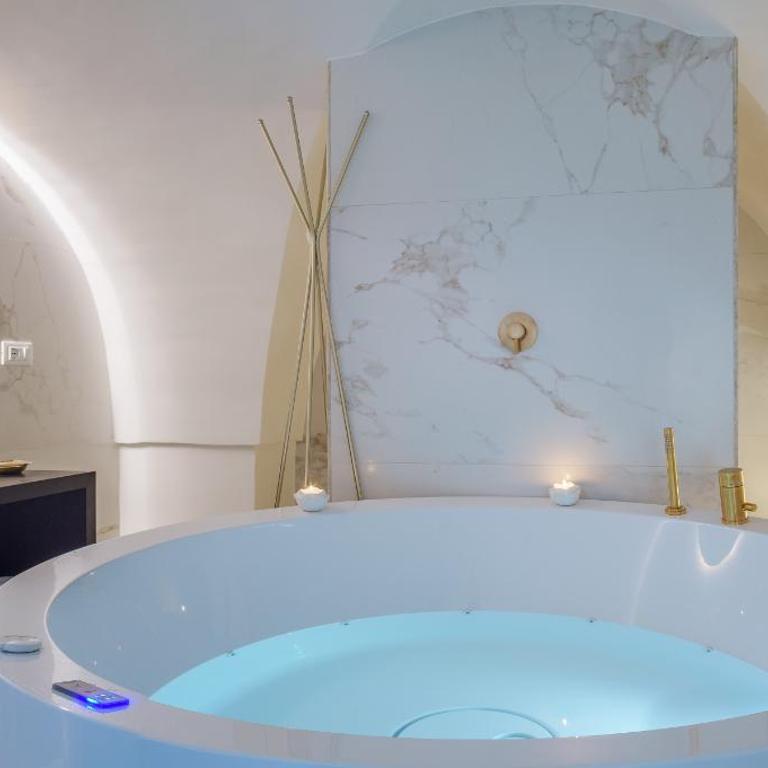 La Bella Ostuni Suites - Camera Queen con Vasca Idromassaggio - 21