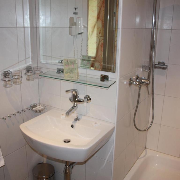 Hotel Paradis-Leukerbad-Therme - Apartment mit 3 Schlafzimmern und Balkon - 6