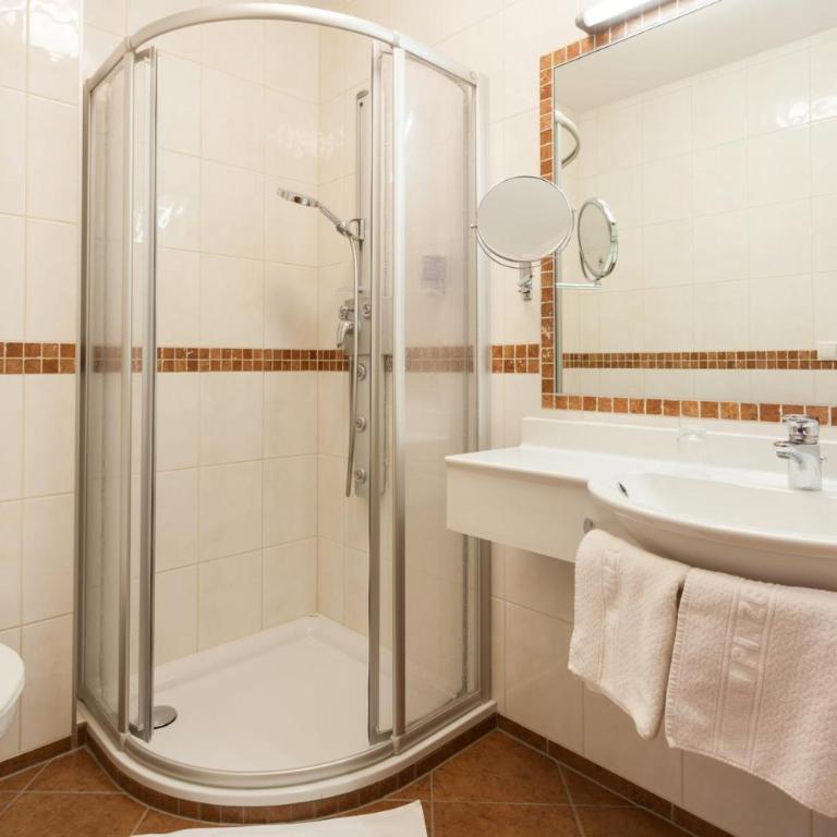 Hotel Pinzger Tux - Apartment mit 3 Schlafzimmern und Balkon - 1
