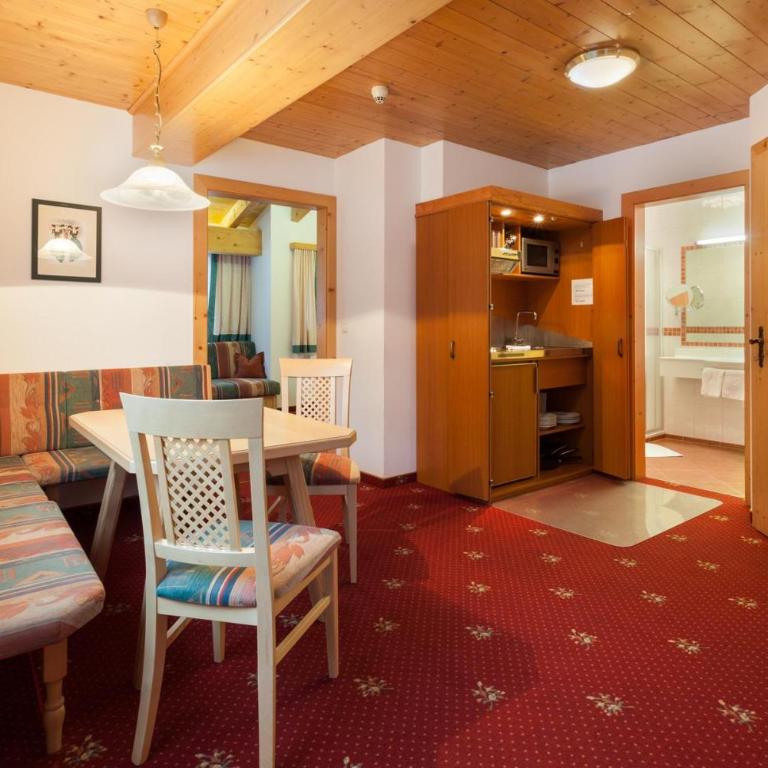 Hotel Pinzger Tux - Apartment mit 3 Schlafzimmern und Balkon - 4