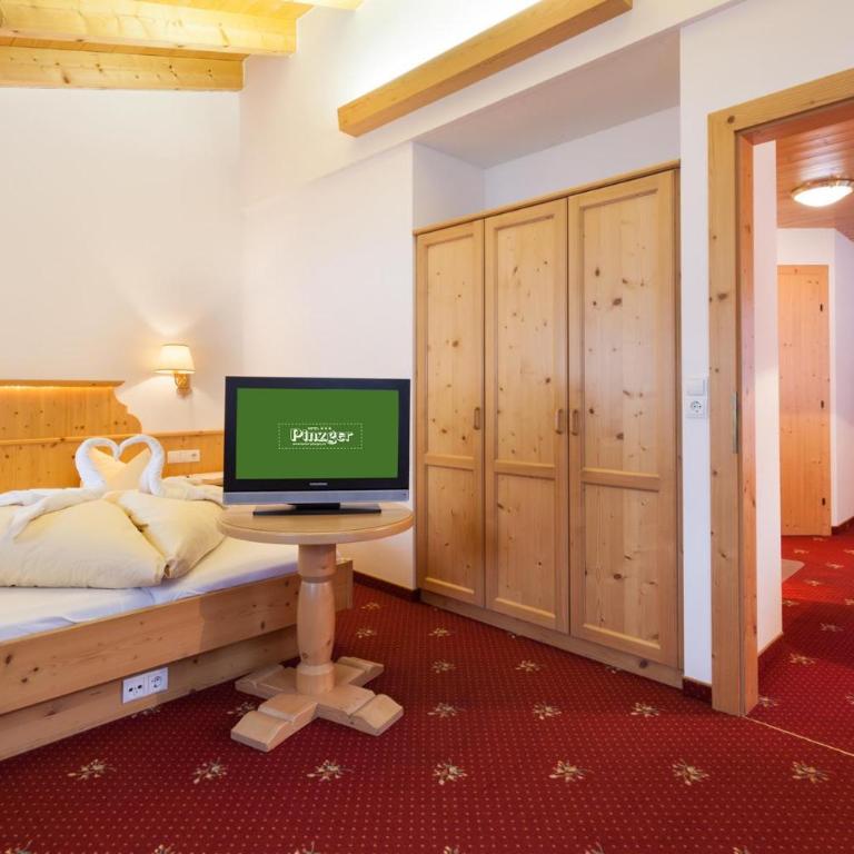 Hotel Pinzger Tux - Apartment mit 3 Schlafzimmern und Balkon - 5