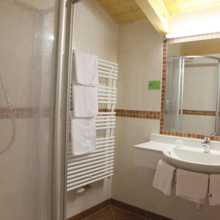 Hotel Pinzger Tux - Apartment mit 3 Schlafzimmern und Balkon - 8