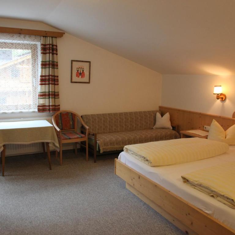 Hotel Pinzger Tux - Apartment mit 4 Schlafzimmern und einem Balkon - 5