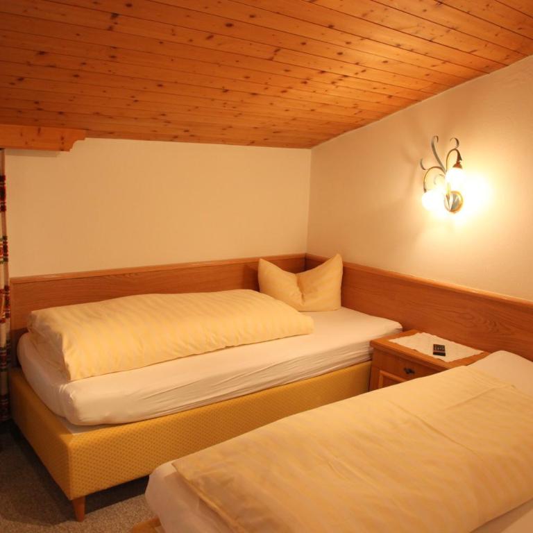Hotel Pinzger Tux - Apartment mit 4 Schlafzimmern und einem Balkon - 7