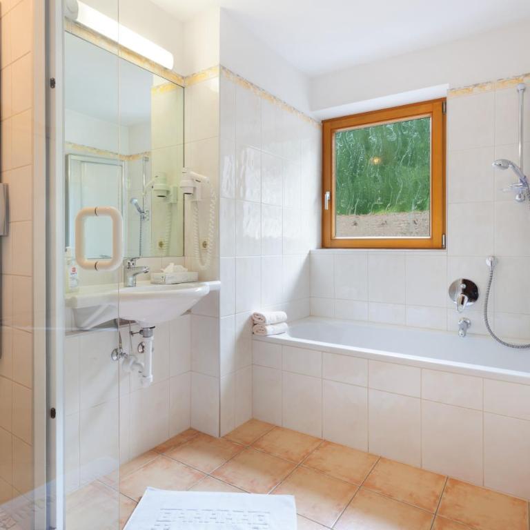 Hotel Pinzger Tux - Apartment mit 4 Schlafzimmern und einem Balkon - 3