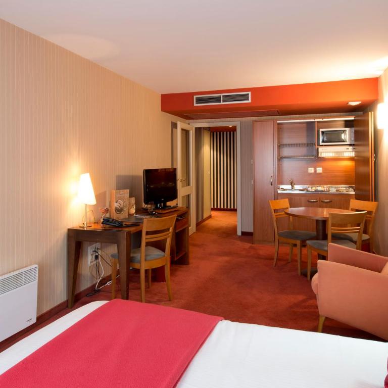 Le Jean-Sébastien Bach - Standard Double Room with Balcony - 2