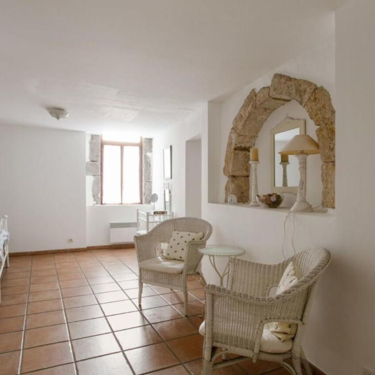 Marseillan 18th Century 2-Bed House Sleeps 6 - Chambre Double - Vue sur Parc - 5