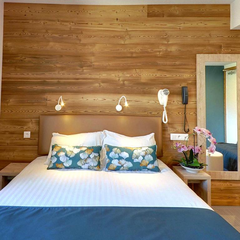 Hôtel Lacour - Chambre Double Supérieure - Vue sur Montagne - 1