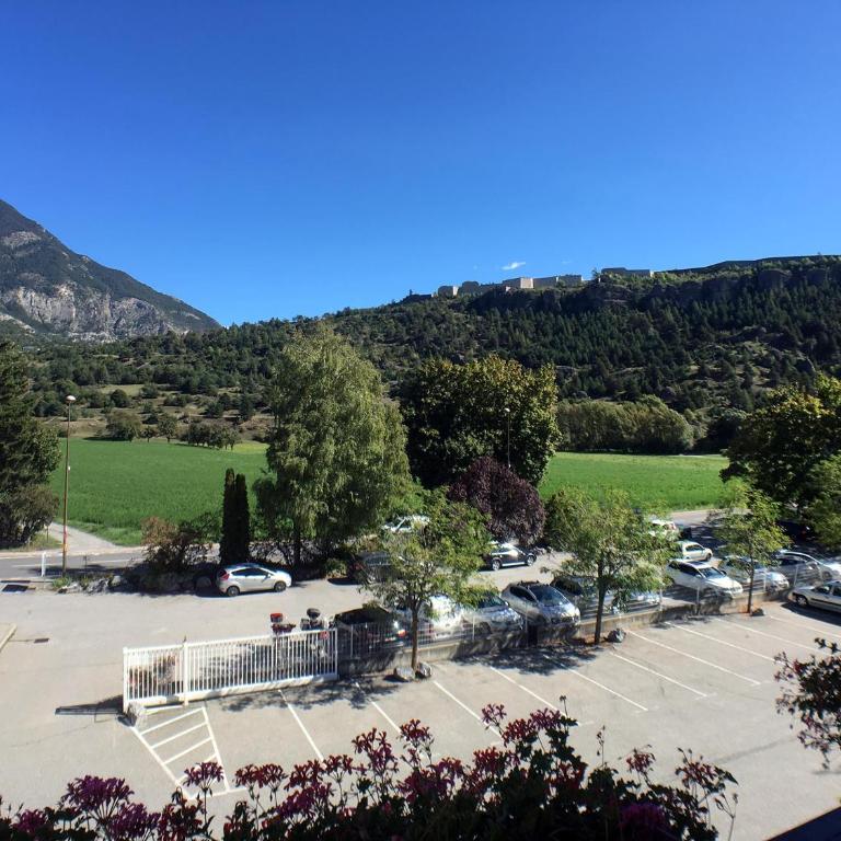 Hôtel Lacour - Chambre Double Supérieure - Vue sur Montagne - 3