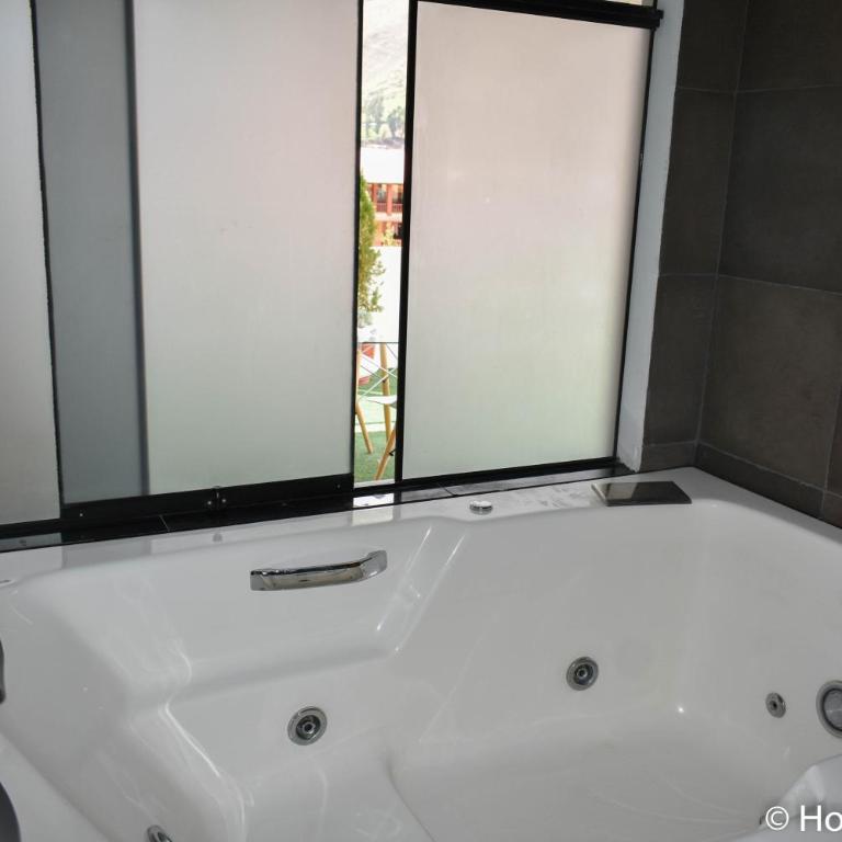 Hotel California Calca - Superior Suite - 4