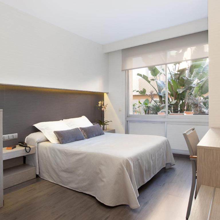 Aparthotel Silver - Standard Double or Twin Room with Garden View - 17