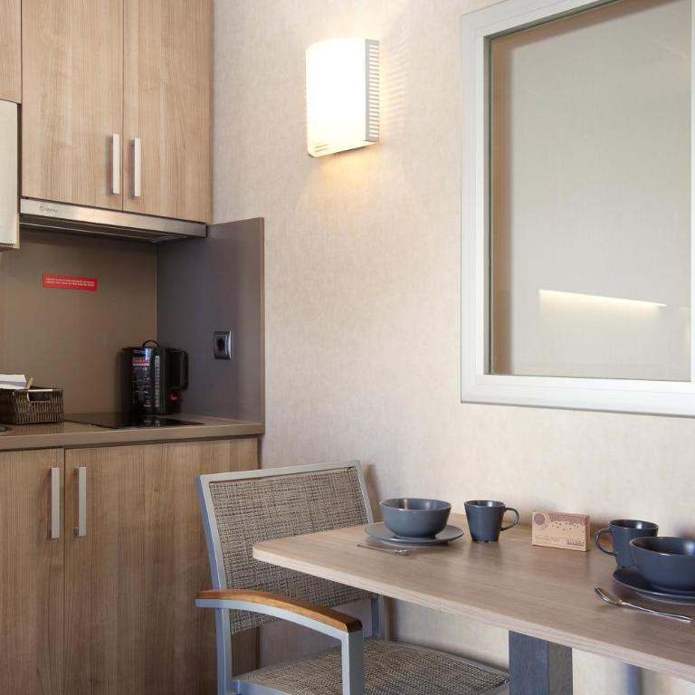 Aparthotel Silver - Budget Double or Twin Room with view to interior - 14