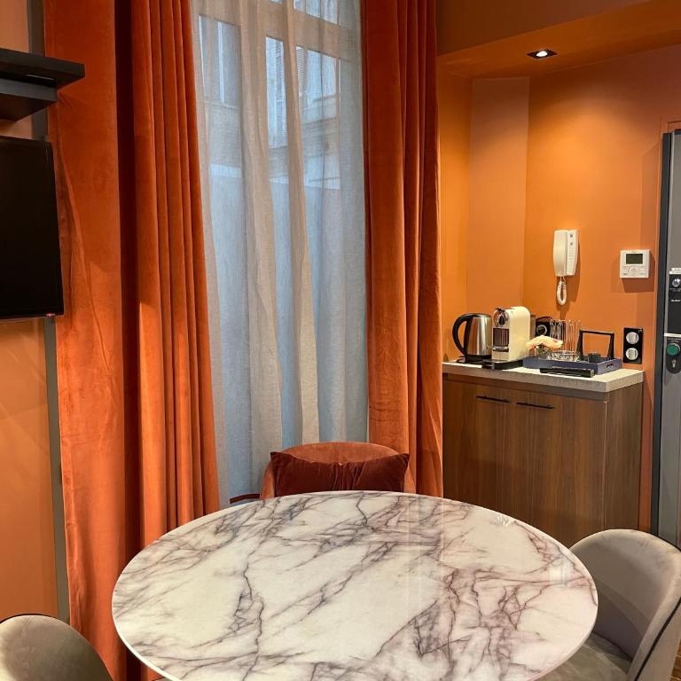 Hotel 33 Marbeuf - Suite Familiale - 13