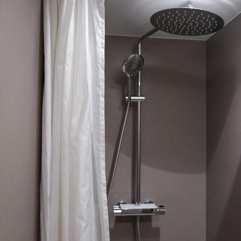 Carina - Design&Lifestyle hotel - Bett im 6-Bett-Schlafsaal - 1