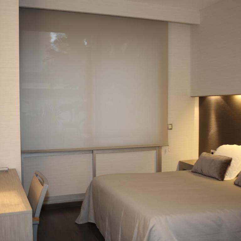Aparthotel Silver - Standard Double or Twin Room with Garden View - 11