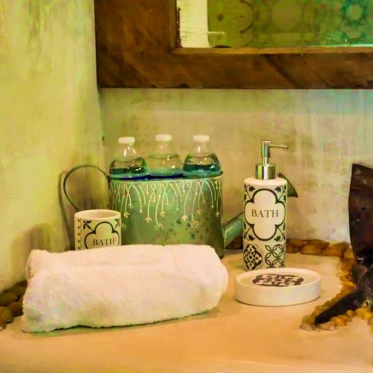 La Casa de Mia Tulum - Habitación con cama extragrande y balcón - 6