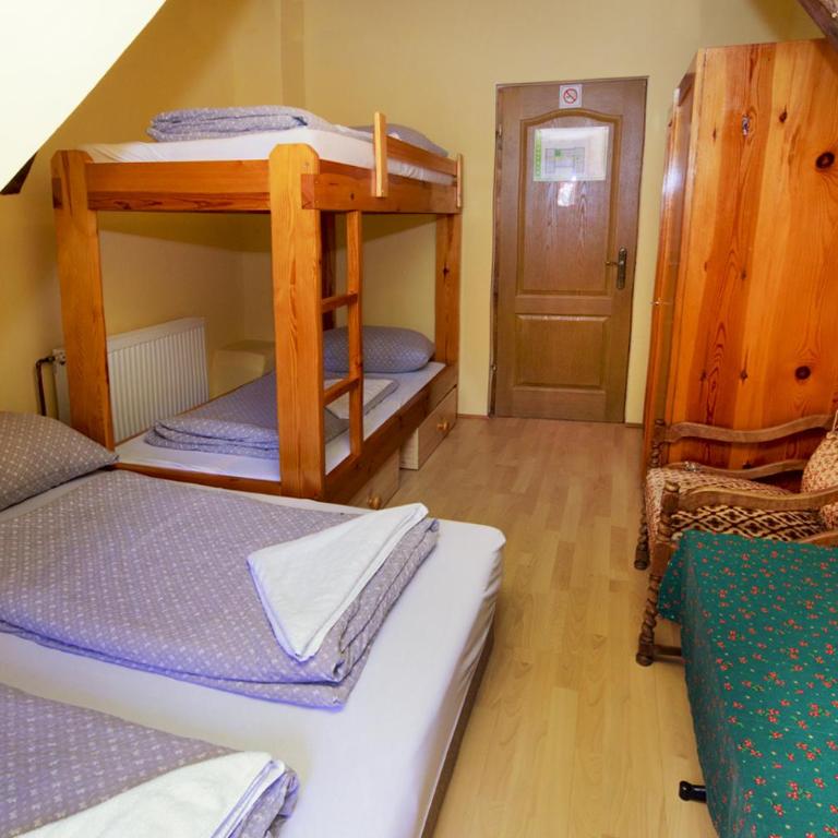Penzion Black Sheeps Adventures - Standard Vierbettzimmer mit Gemeinschaftsbad - 10