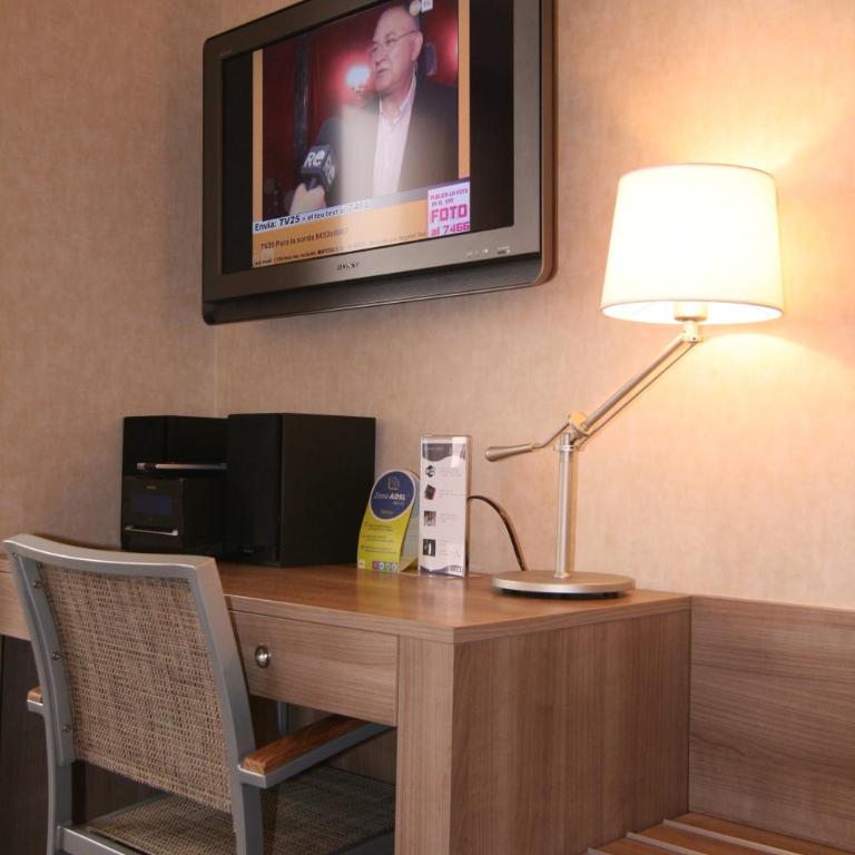 Aparthotel Silver - Double or Twin Room with City View - 15